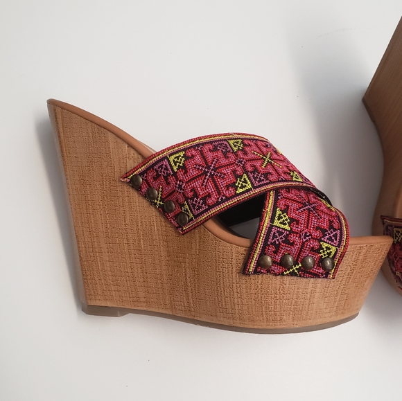 NWOT Just Fab Wedges - Picture 2 of 5